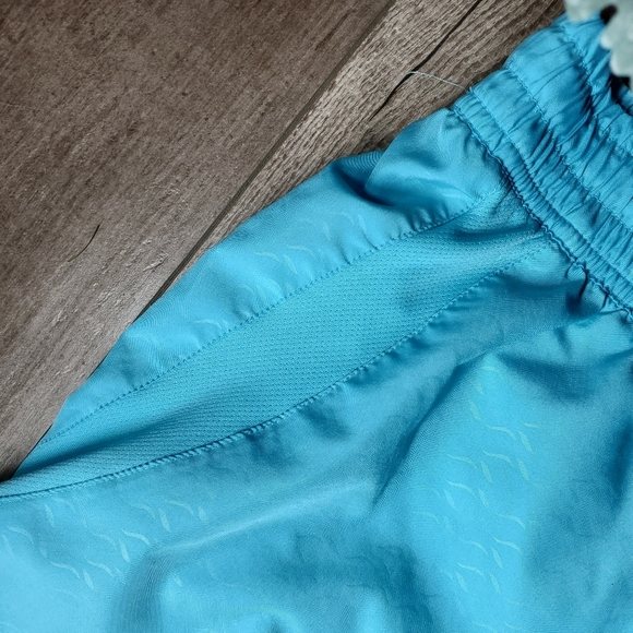 Fila Sport Blue Lined Women's Running Shorts Athletic Activewear Size Large EUC - Picture 16 of 16